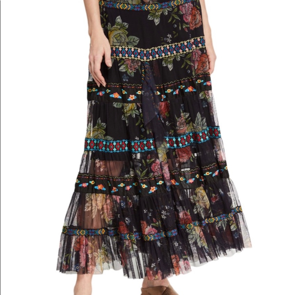 LULU TIERED MESH SKIRT